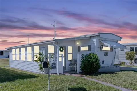 206 Outer Dr, Venice, FL 34285