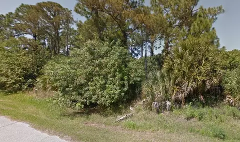 1105 Cabot St, Port Charlotte, FL 33953