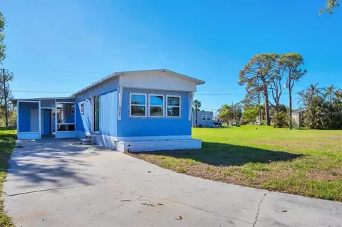 8321 Bayside Ave, Englewood, FL 34224