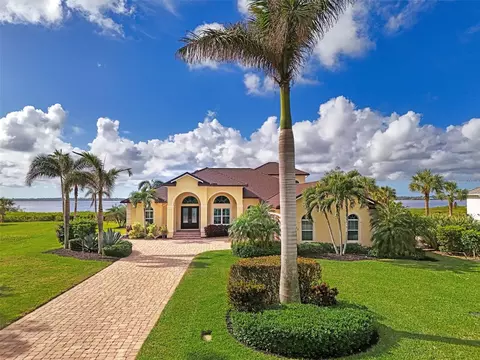 3111 Rivershore Ln, Port Charlotte, FL 33953