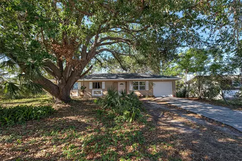 1860 Bluebird Ln, Englewood, FL 34224