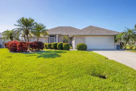 255 Medalist Rd, Rotonda West, FL 33947
