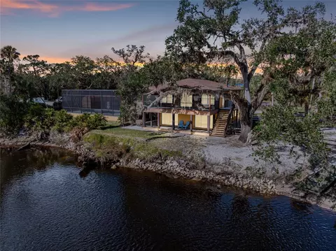 651 Dixon Rd, Venice, FL 34292