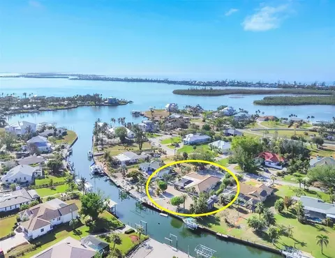 370 Capstan Dr, Placida, FL 33946