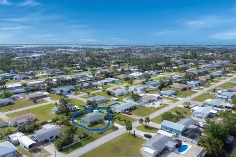 857 E 6th St, Englewood, FL 34223