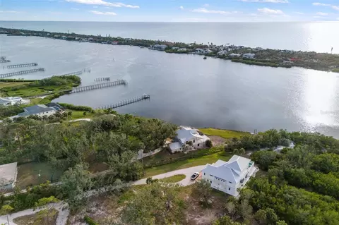 1990 Bayshore Dr, Englewood, FL 34223