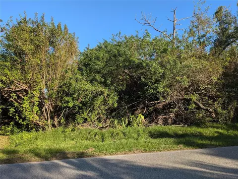 725 Chevy Chase St, Port Charlotte, FL 33948