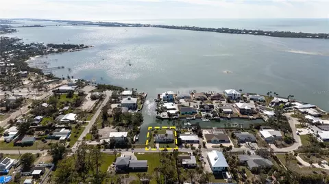 701 W Perry St, Englewood, FL 34223