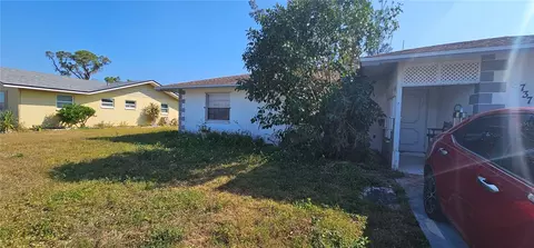 737 Hartford Dr NW, Port Charlotte, FL 33952