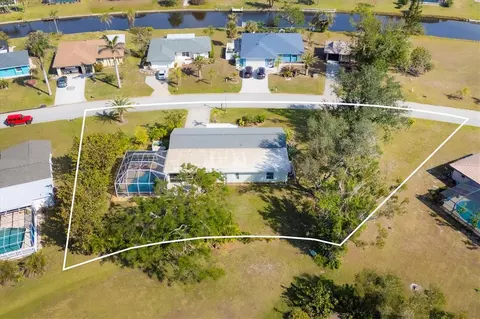 142 Caddy Rd, Rotonda West, FL 33947