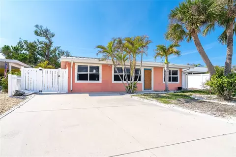 1340 Holiday Dr, Englewood, FL 34223