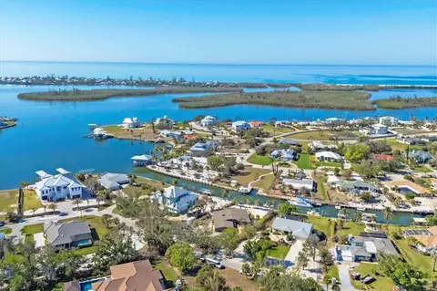 405 Pelican Bnd, Placida, FL 33946