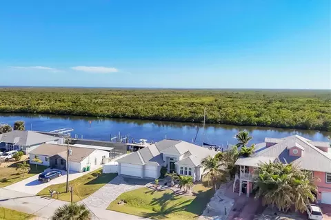 18502 Arapahoe Cir, Port Charlotte, FL 33948