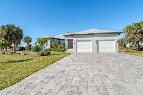 237 W Pine Valley Ln, Rotonda West, FL 33947