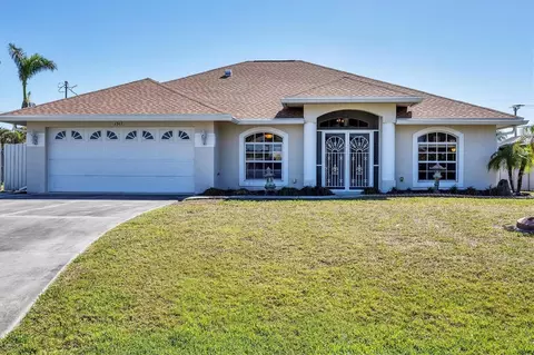 1317 Le Pera Rd, Englewood, FL 34223