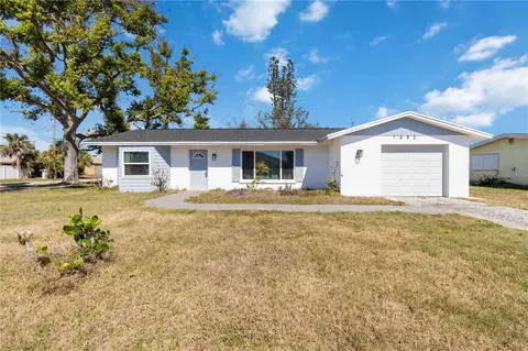 1490 Saint Clair Rd, Englewood, FL 34223