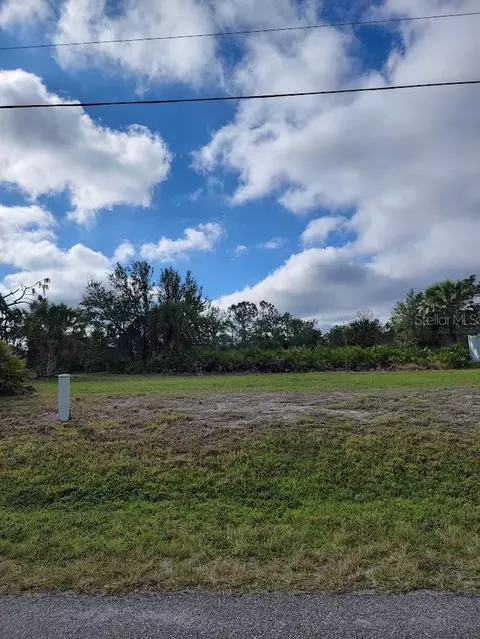 165 Broadmoor Ln, Rotonda West, FL 33947