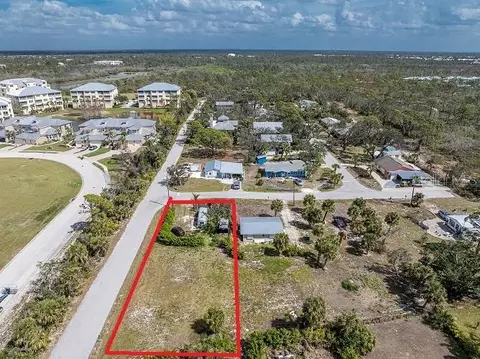 7030 Duke St, Englewood, FL 34224