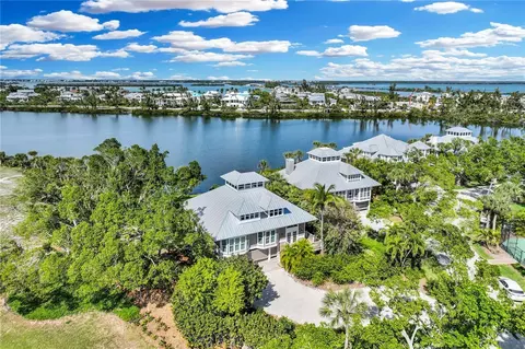 38 Seawatch Lake Dr, Boca Grande, FL 33921