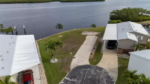 4300 Riverside Dr #114, Punta Gorda, FL 33982
