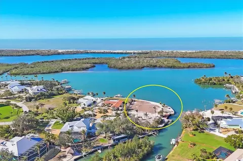 105 Green Dolphin Dr, Placida, FL 33946