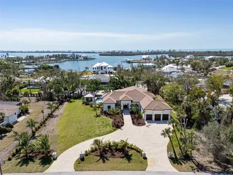 425 Spaniards Rd, Placida, FL 33946 photo 1