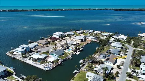 741 W Perry St, Englewood, FL 34223