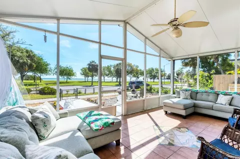 1501 Beach Dr SE, Saint Petersburg, FL 33701
