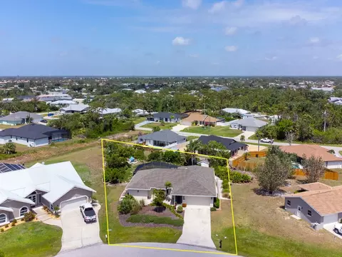 7427 Escondido St, Englewood, FL 34224