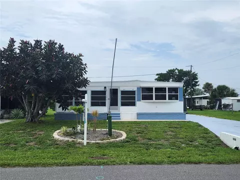 1252 Kingfisher Dr, Englewood, FL 34224