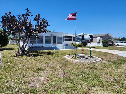 1252 Kingfisher Dr, Englewood, FL 34224