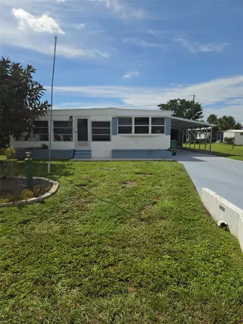 1252 Kingfisher Dr, Englewood, FL 34224