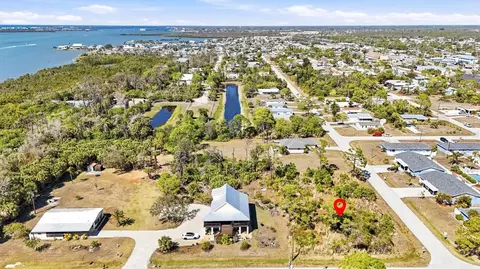 3080 Bourbon St, Englewood, FL 34224