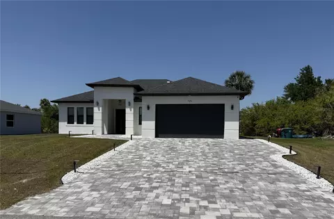 725 Clearview Dr, Port Charlotte, FL 33953