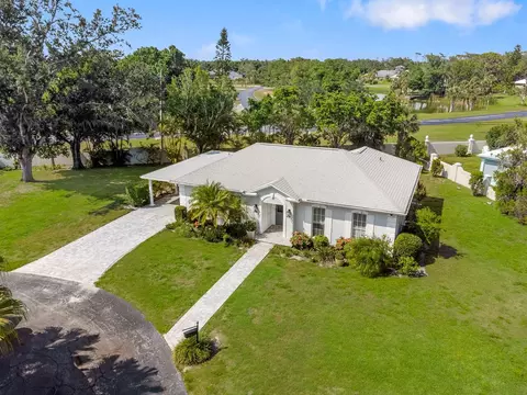 1 Curacao Cir #44, Englewood, FL 34223