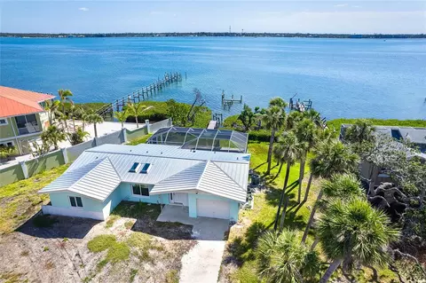 4093 Pelican Shores Cir, Englewood, FL 34223