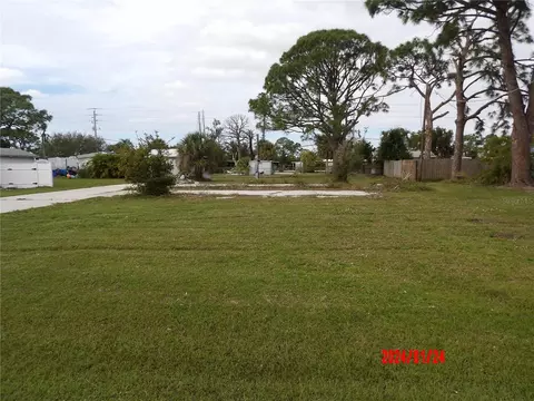2046 Rose Ave, Englewood, FL 34224