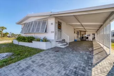 12 Hacienda Dr, Englewood, FL 34223