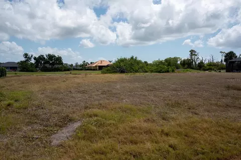 72 Fairway Rd, Rotonda West, FL 33947
