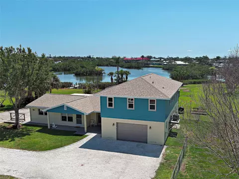 1605 Manor Rd, Englewood, FL 34223