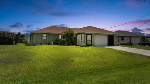 279 Mark Twain Ln, Rotonda West, FL 33947