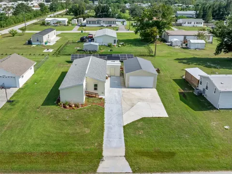 27981 Roanoke Cir, Punta Gorda, FL 33950