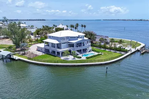 565 Green Dolphin Dr S, Placida, FL 33946