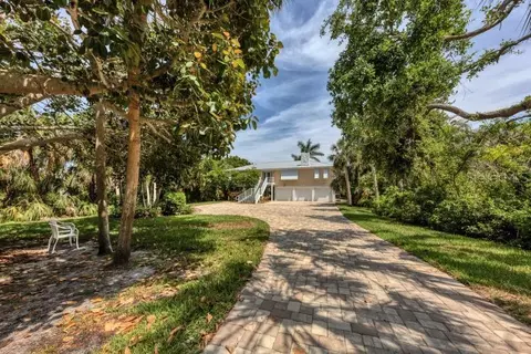7505 Manasota Key Rd, Englewood, FL 34223