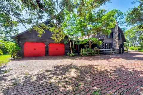 1550 Bayshore Dr, Englewood, FL 34223