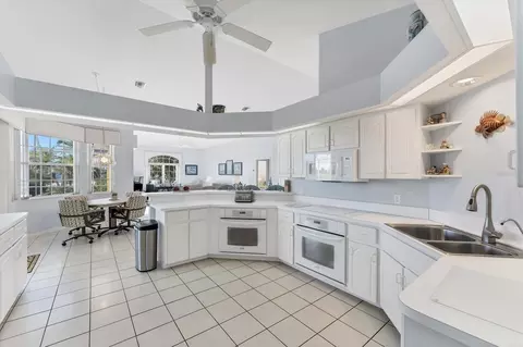 Kitchen - 285 Spaniards Rd, Placida, FL 33946 photo 2 of 5