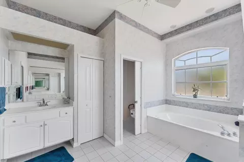 Bath - 285 Spaniards Rd, Placida, FL 33946 photo 3 of 5