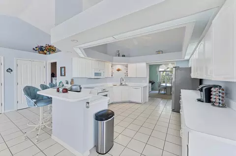 Kitchen - 285 Spaniards Rd, Placida, FL 33946 photo 3 of 5