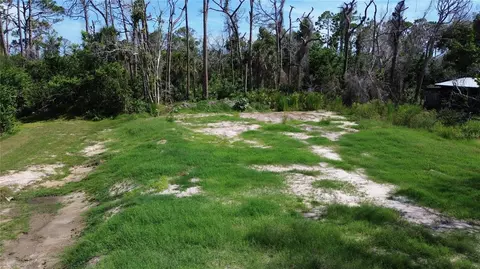 160 Crestview Dr #B17, Englewood, FL 34223