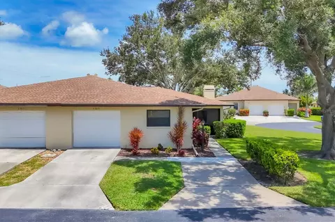 3305 Vivienda Blvd, Bradenton, FL 34207